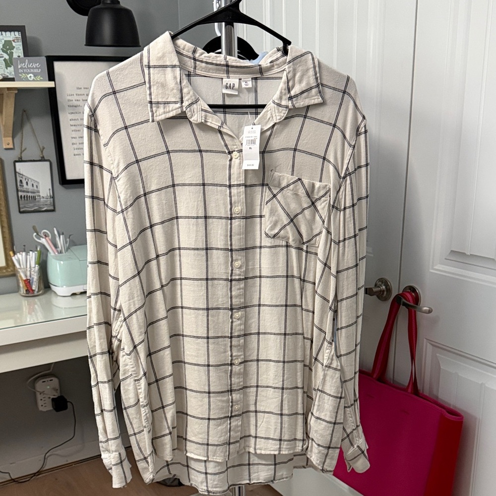 GAP Women's Cream and Black Plaid Button Down Shirt